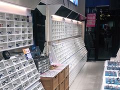 -诺柯视眼镜-蔡司依视路官方工厂店(淞南一店)