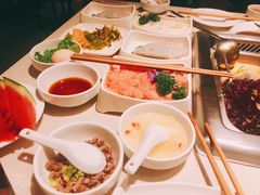 -海底捞火锅鲜切牛肉主题店(长寿路店)