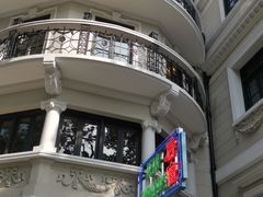 -Nathalie Djurberg与Hans Berg“牛皮纸包裹的月亮”-Prada荣宅当季展览