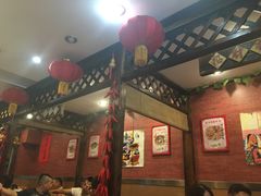 用餐区-东北农家院·铁锅炖(莘庄店)