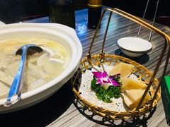 -龙泉人椰子鸡·糟粕醋·地标海南菜(龙昆南店)