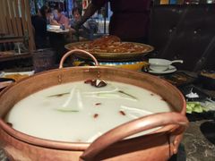-三人行骨头王火锅(长寿店)