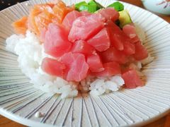牛油果海鲜拌饭-中国书法大厦日本料理