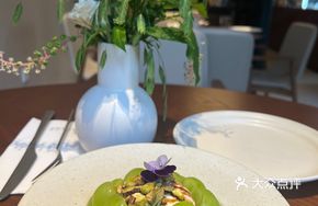Green Grape Burrata Salad
