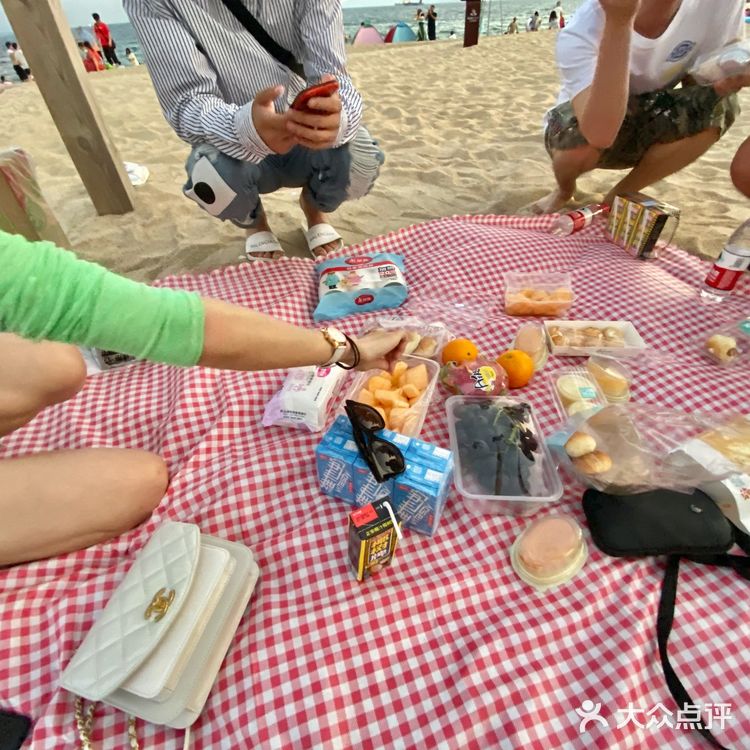 玫瑰海岸,一个可以骑马的海滩,有很多来拍婚纱照的