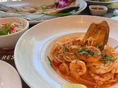 -Chom Cafe and Restaurant