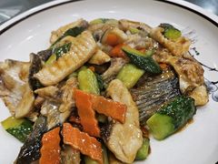 生炒鱼头-广迎居老正兴菜馆