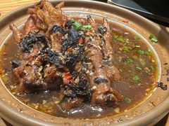 -头上红煨盐鸡·非遗院子餐厅
