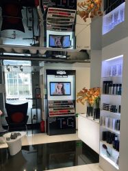 -TONI&GUY
