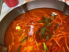 -毛辣果·贵州红酸汤牛肉火锅(西单店)