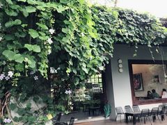 -莓园冰淇淋店