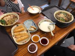 -禾诗夜市大饼油条(松江店)