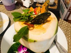 椰奶鸡肉汤-Chom Cafe and Restaurant