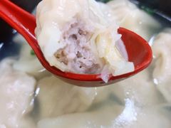 三鲜大馄饨-万寿斋(山阴路店)