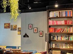 -房角石咖啡与书(吉大南校店)