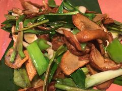 -云海肴·汽锅鸡·云南菜(天山百盛优客店)