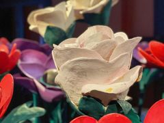 -Nathalie Djurberg与Hans Berg“牛皮纸包裹的月亮”-Prada荣宅当季展览