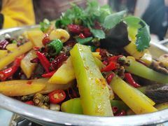 -乡土特色.冷锅鱼.牦牛肉汤锅