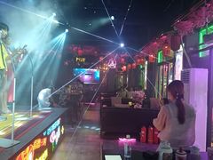 -喜鹊音乐酒馆(西街店)