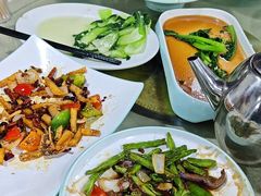 -YI PIN JU 一品居中餐厅 中国超市