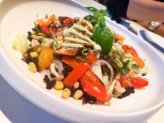 绿色经典三文鱼色拉-新元素(蓝色港湾店)