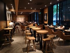 大堂-星巴克(杭州湖滨银泰E区店)