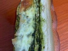 青酱红波芝士碱水-慢熟面包店bud bread(孩儿巷店)