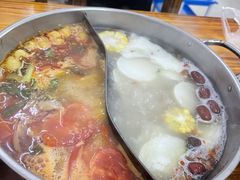 酸辣锅底-周良天山牛杂城(天山路总店)