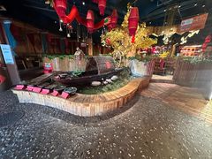 -老滇山寨•云南特色菜•地方菜•民族风情歌舞表演(金碧店)