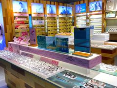 -LOOK眼镜·蔡司依视路配镜(宝山万达店)