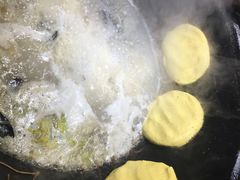 -船梆煮•蒸汽海鲜·炉火烤肉(五四广场店)