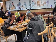 大堂-三好食堂(煎饺·馄饨·肉饼米线·盛世广场店)