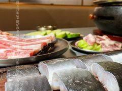 -围炉肉舍•炭烤活鳗•丹东海鲜烤肉(步行街店)