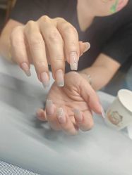 -小黑瓶美甲美睫