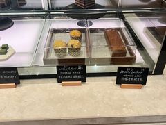 面包甜点陈列柜-V咖啡(兰州盛达希尔顿酒店)