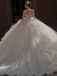 -艾米丽婚纱礼服