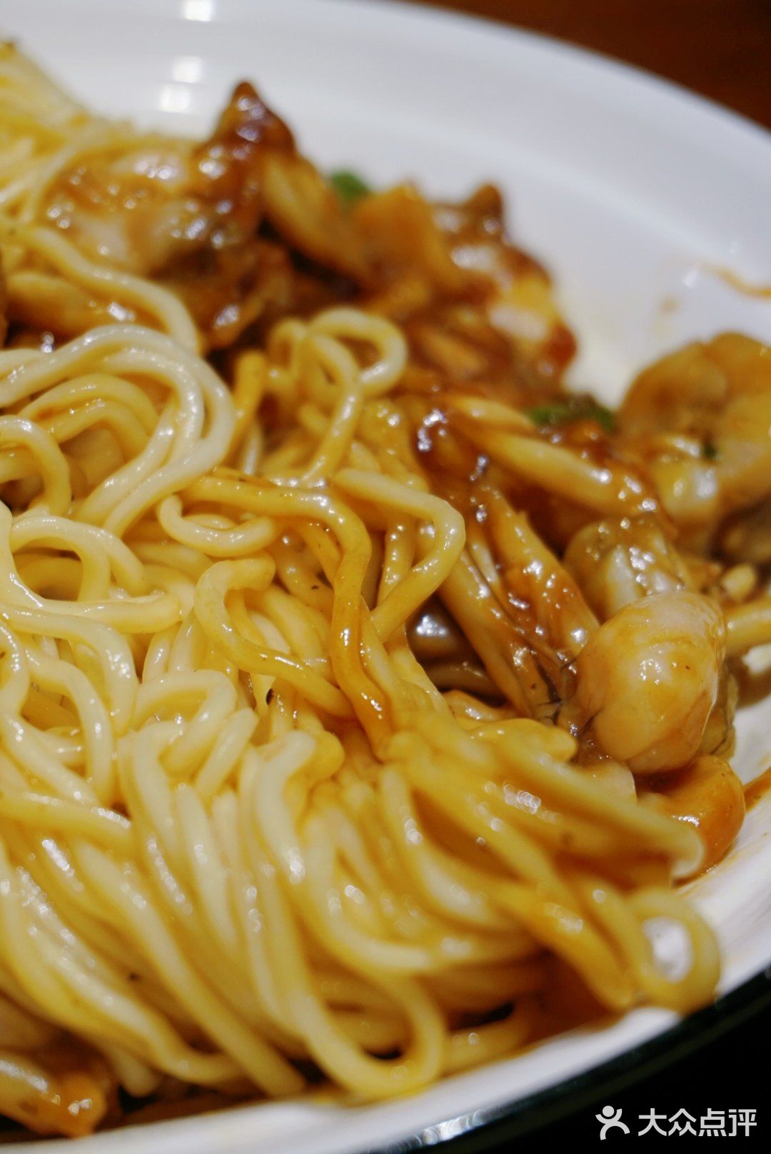 上海美食|人均18元‼️网红酱爆牛蛙面扶墙出