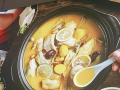 -洪氏嗨捞·猪肚鸡火锅(阳光天地店)
