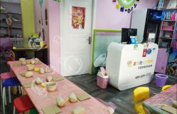 -泥娃娃DIY陶吧(易生活购物公园店)
