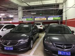 -奥林匹克森林公园南门-停车场