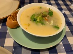 牛油果鸡肉汤-彼德西餐厅(凯德广场新南店)