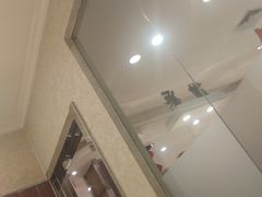 -老码头黑皮肘子锅包肉(赣水路店)