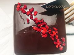 -UNI UNI(环亚凯瑟琳店)