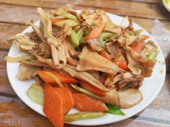 -何适山庄 ·可团建(水长城P2停车场店)