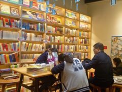 -猫的天空之城概念书店(杭州南宋御街店)