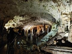 -波斯托伊纳溶洞