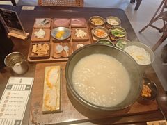 -银米·云南传统过桥米线(双廊黑金冠店)