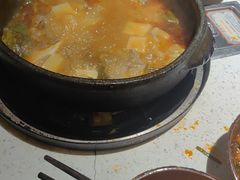 -贵府酸汤牛肉火锅·贵州老字号(飞山街店)