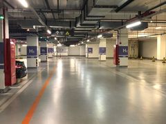 -虹桥天地-停车场