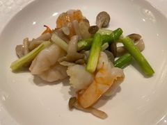 蟹味菇芦笋炒海虾球-Yan Ting 宴庭中餐厅(上海静安瑞吉酒店)